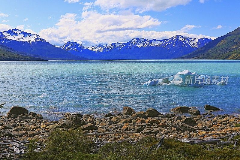 阿根廷湖海岸和浮冰- El Calafate，巴塔哥尼亚阿根廷